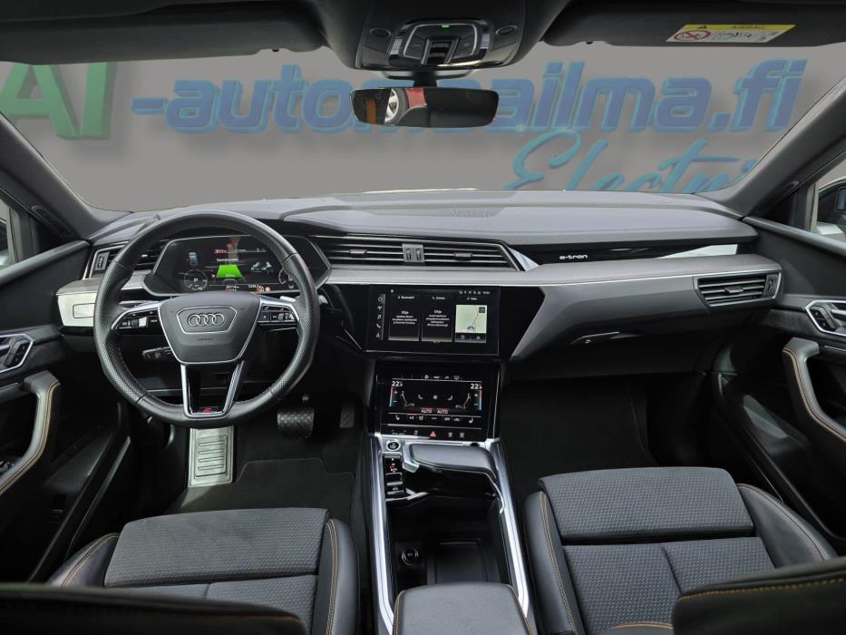 AUDI e-tron 2022