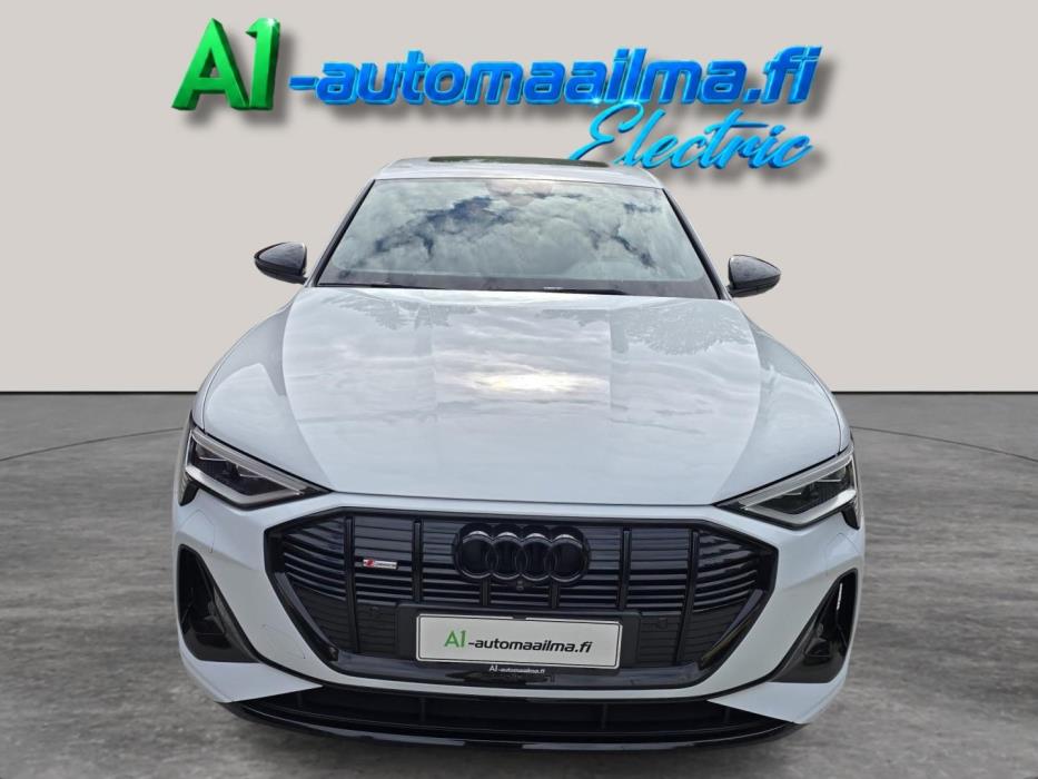 AUDI e-tron 2022