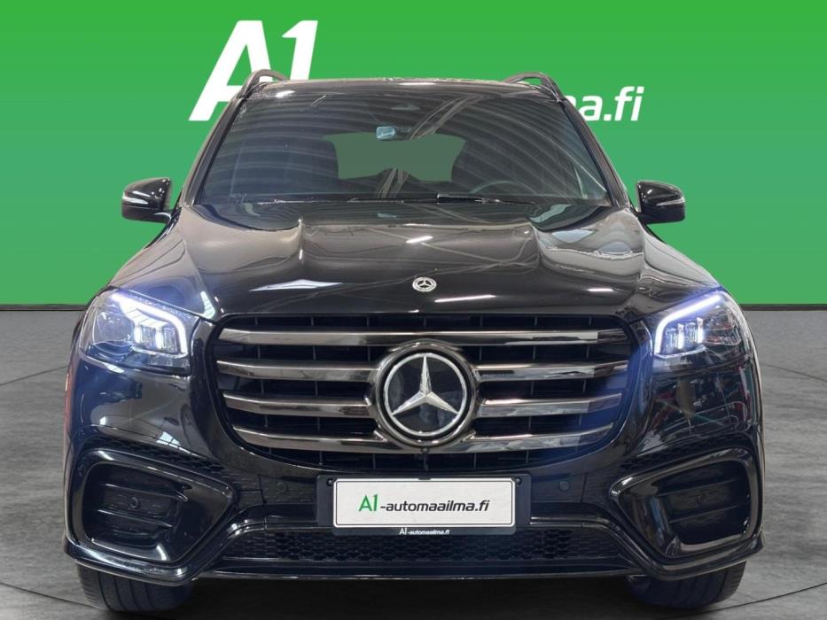 MERCEDES-BENZ GLS 2025