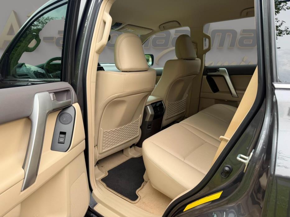 TOYOTA Land Cruiser 2023