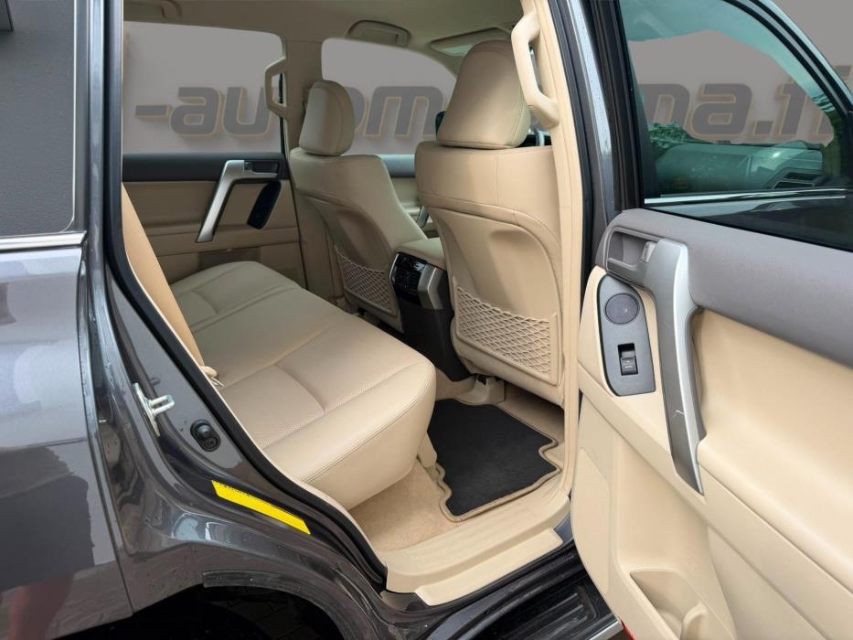 TOYOTA Land Cruiser 2023