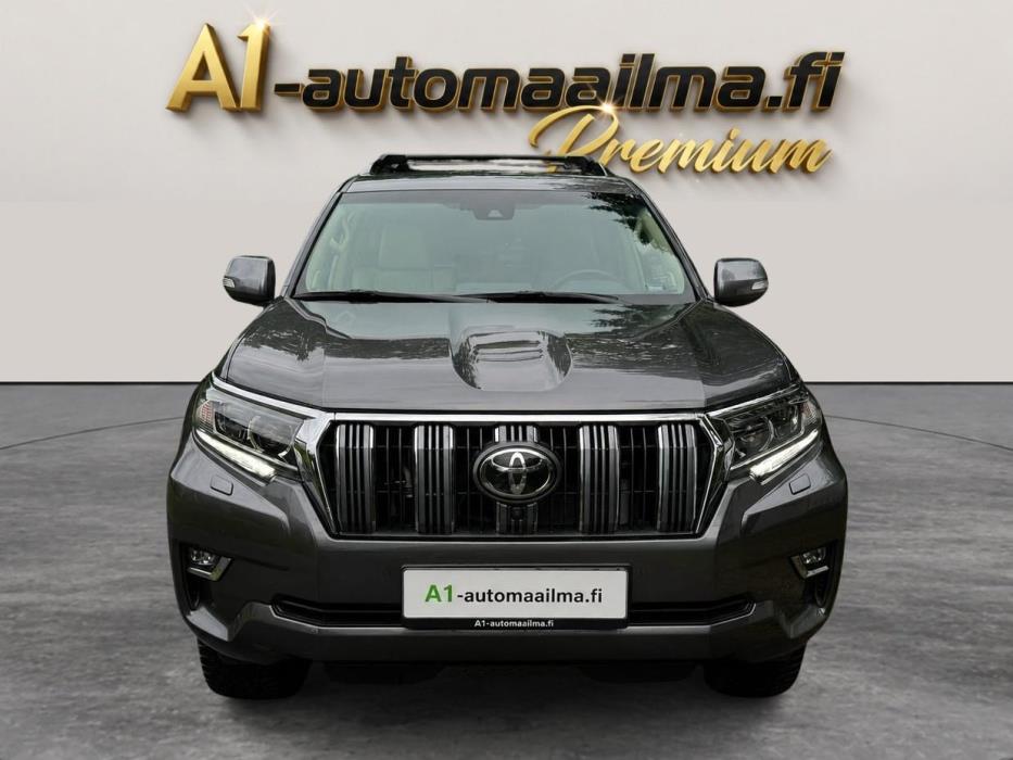 TOYOTA Land Cruiser 2023