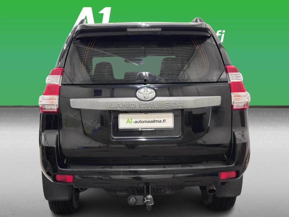 TOYOTA Land Cruiser 2014