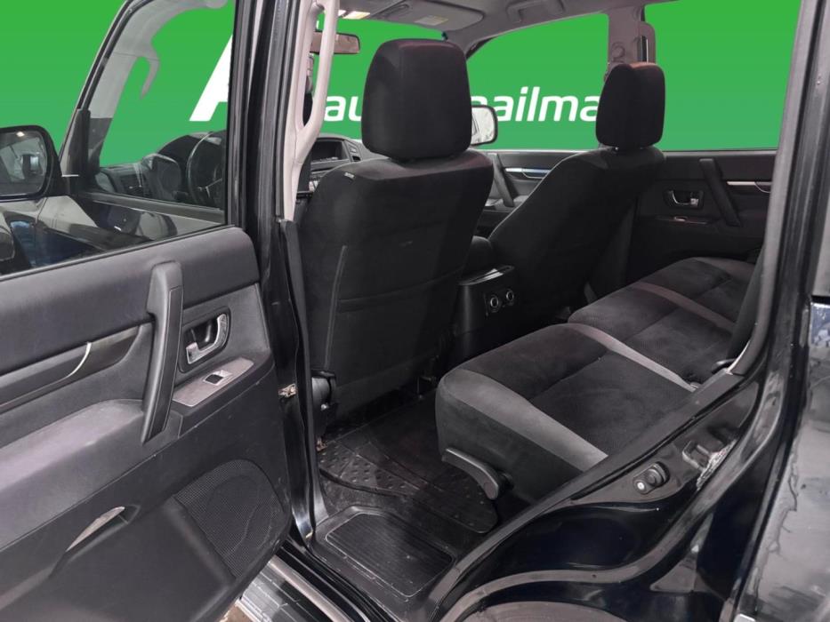 MITSUBISHI Pajero 2007