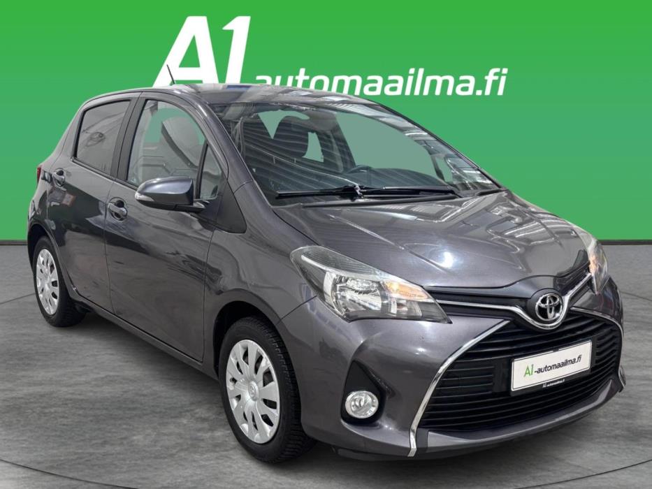 TOYOTA Yaris 2015