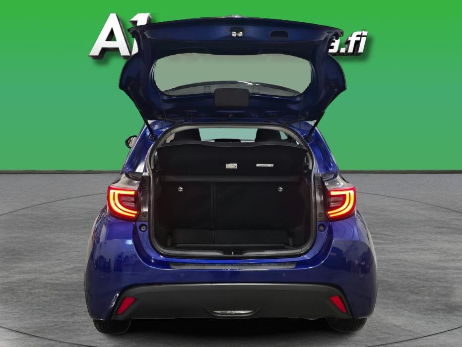 TOYOTA Yaris 2023