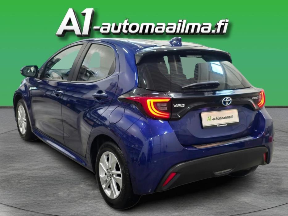 TOYOTA Yaris 2023
