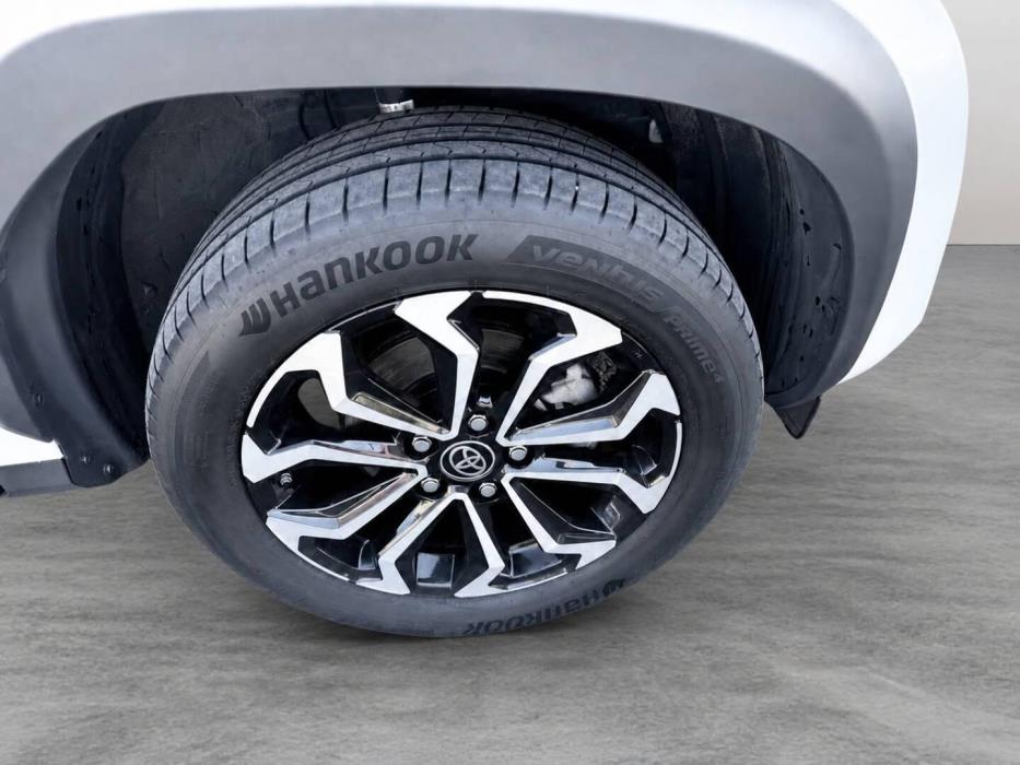 TOYOTA Yaris Cross 2024