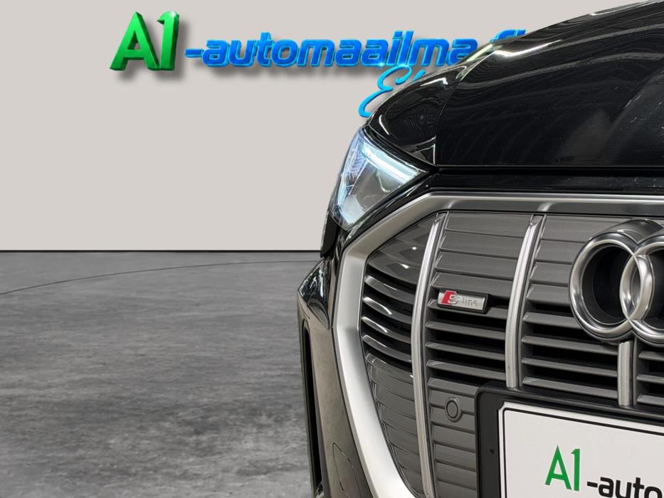 AUDI e-tron 2022