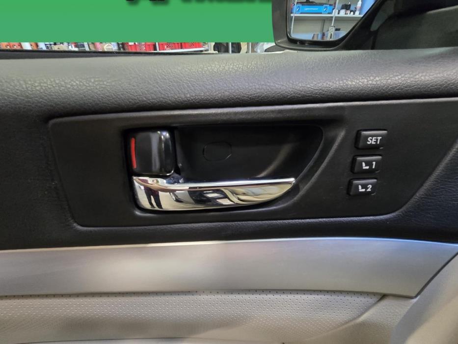 SUBARU Outback 2013