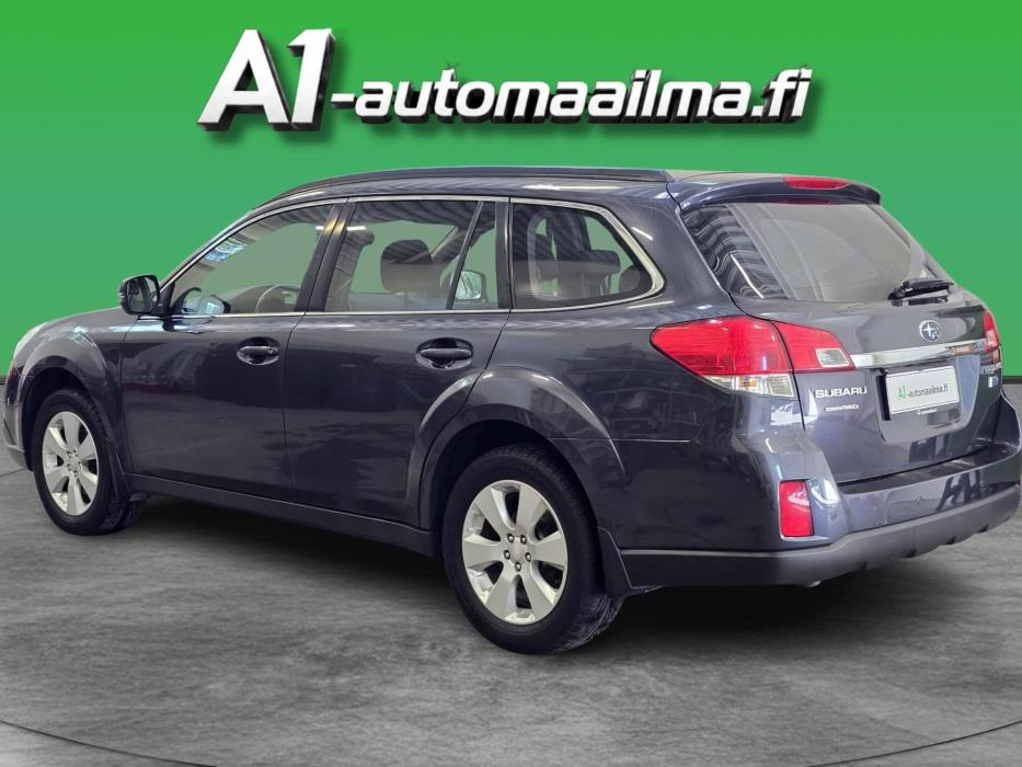SUBARU Outback 2013