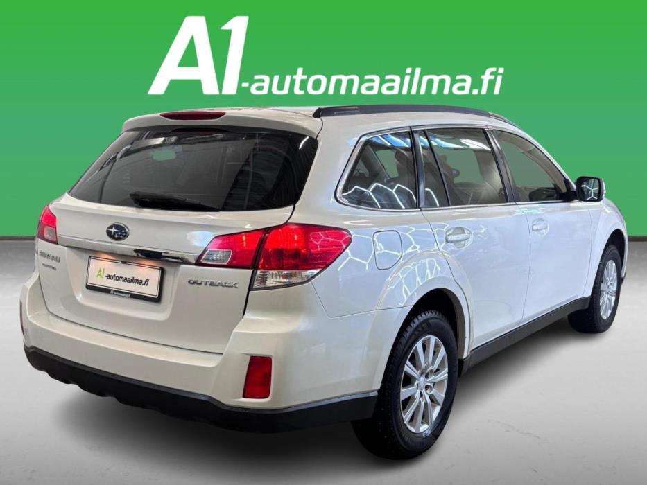 SUBARU Outback 2010