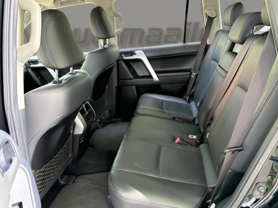 TOYOTA Land Cruiser 2019
