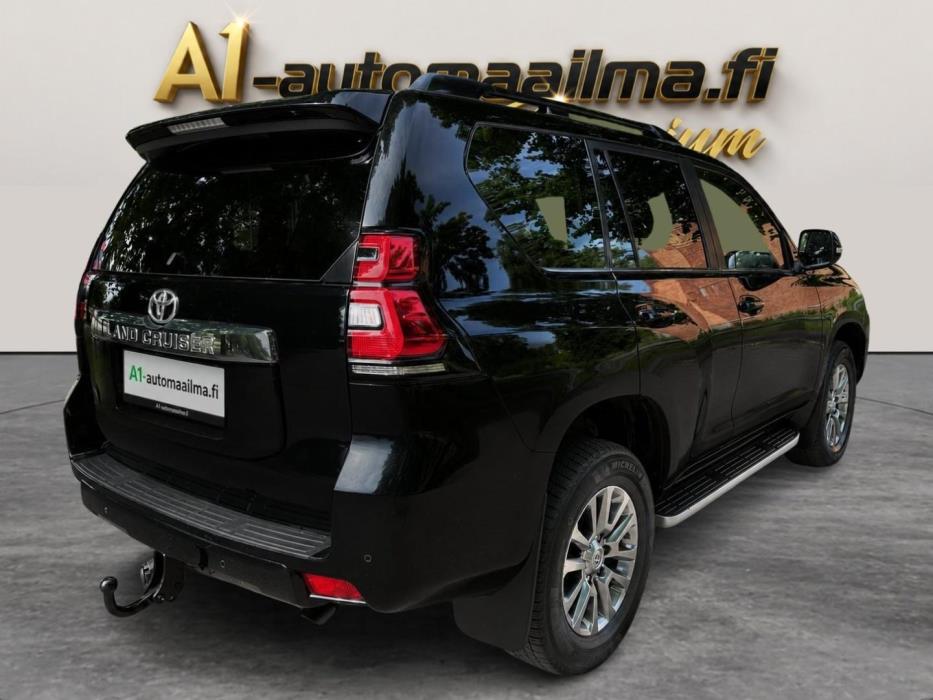 TOYOTA Land Cruiser 2019