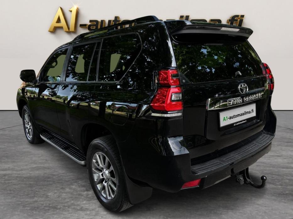 TOYOTA Land Cruiser 2019