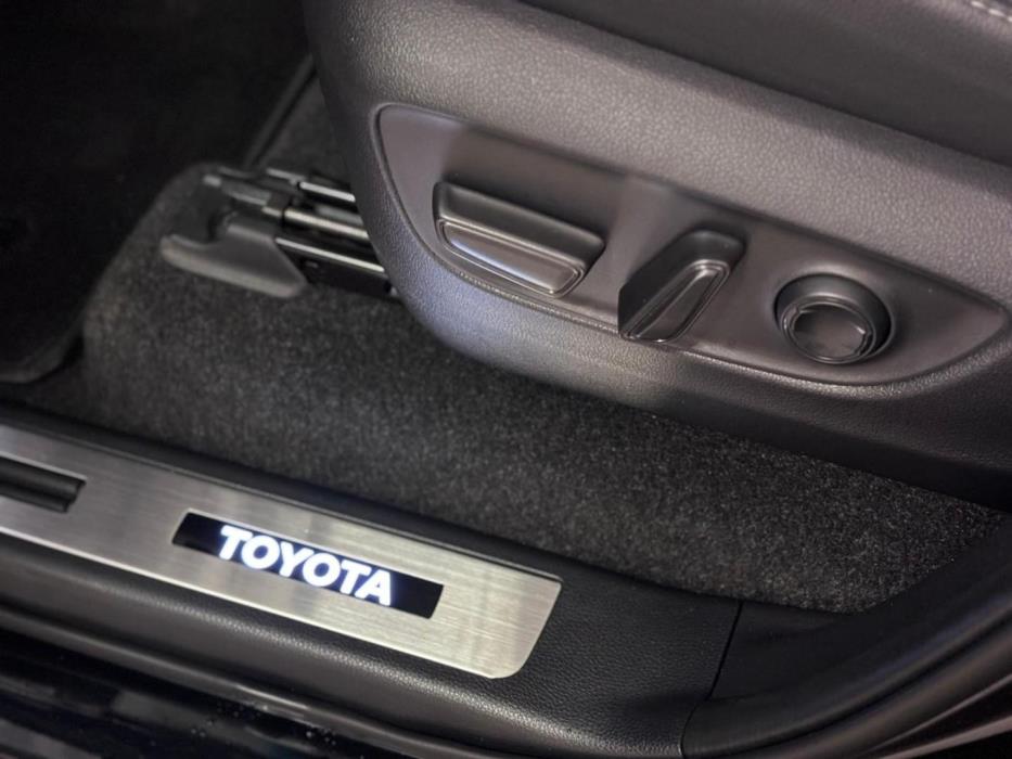 TOYOTA Land Cruiser 2025