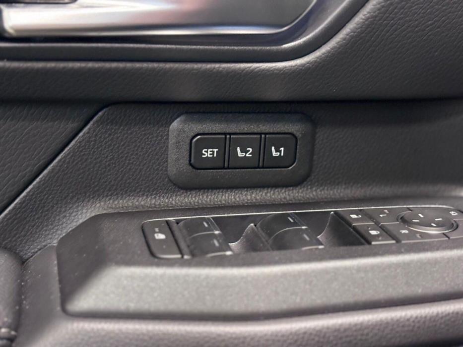 TOYOTA Land Cruiser 2025