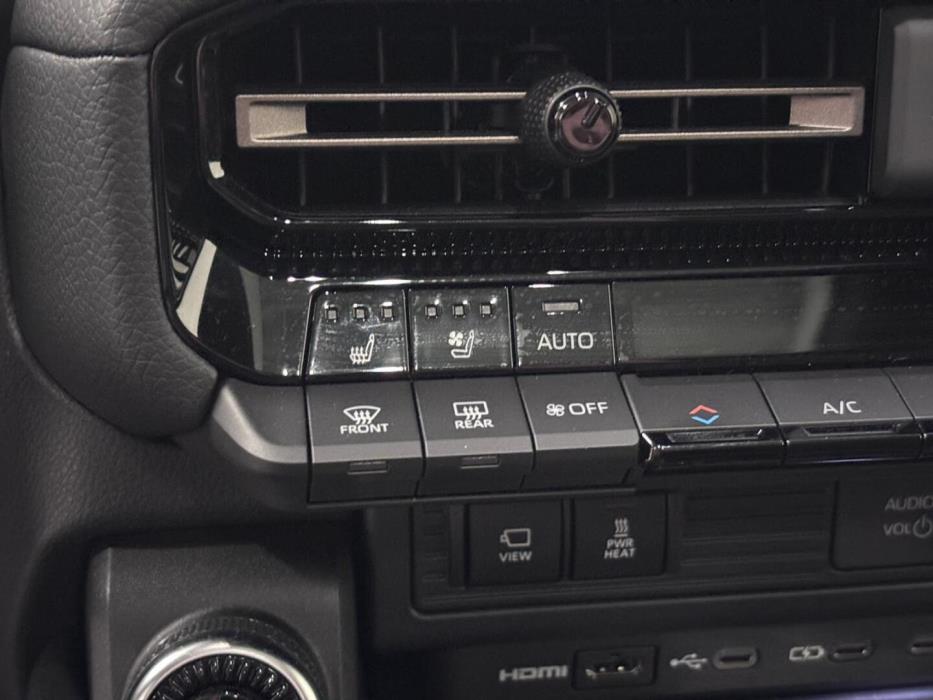 TOYOTA Land Cruiser 2025