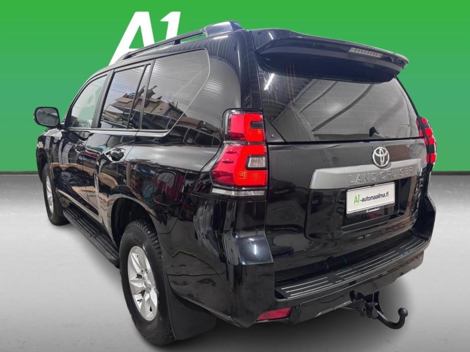 TOYOTA Land Cruiser 2018