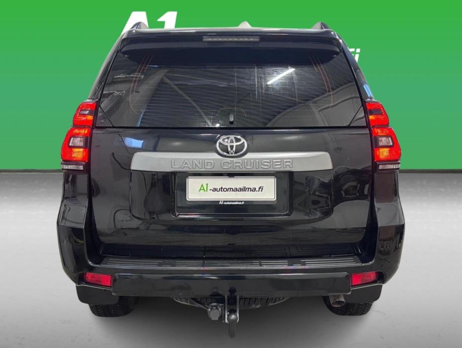 TOYOTA Land Cruiser 2018