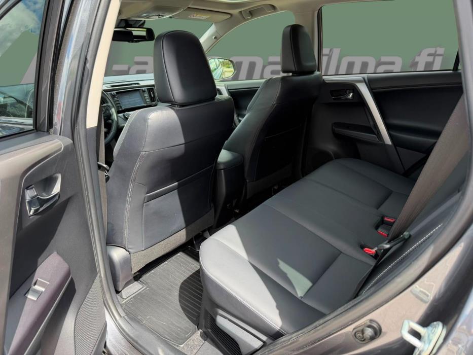 TOYOTA RAV4 2017