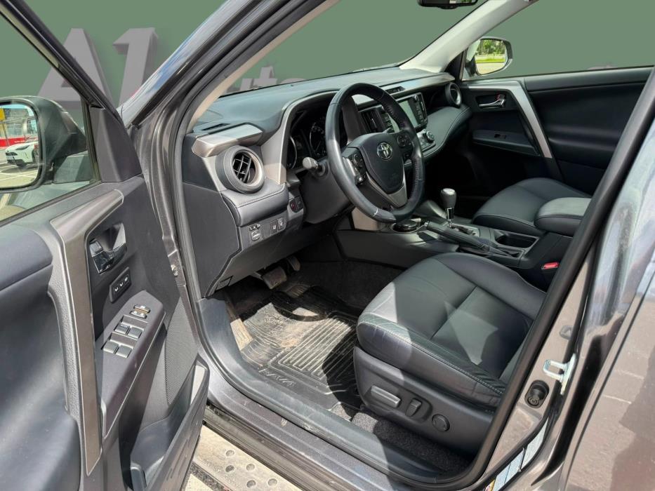 TOYOTA RAV4 2017