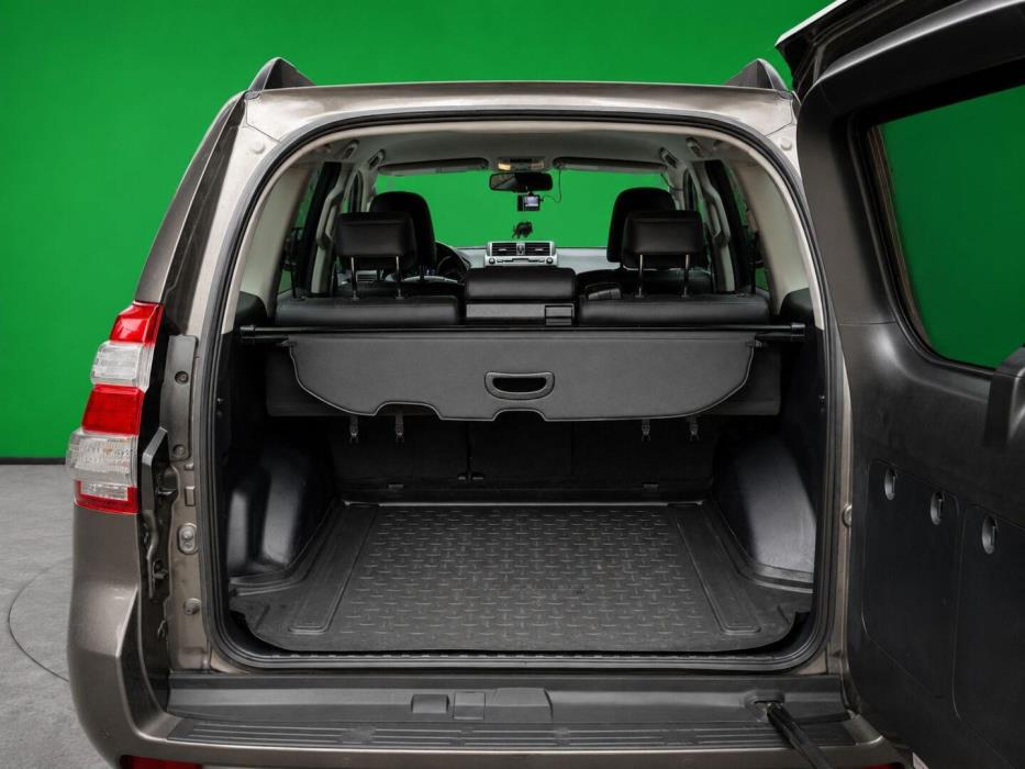 TOYOTA Land Cruiser 2016