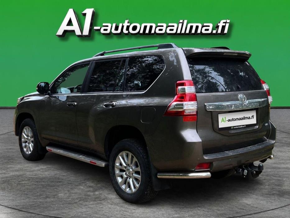 TOYOTA Land Cruiser 2016