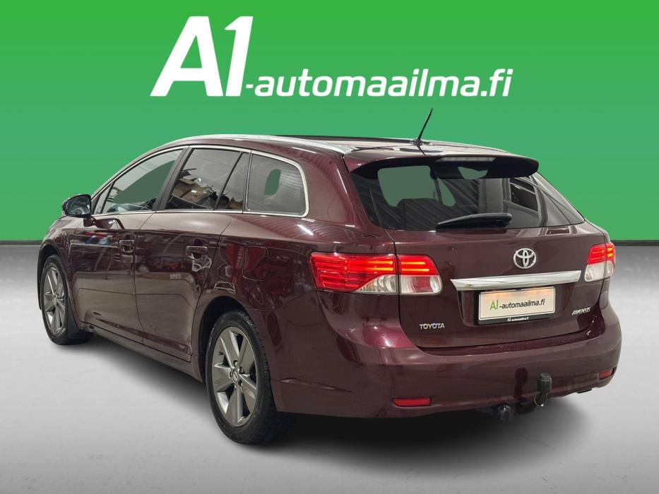 TOYOTA Avensis 2014