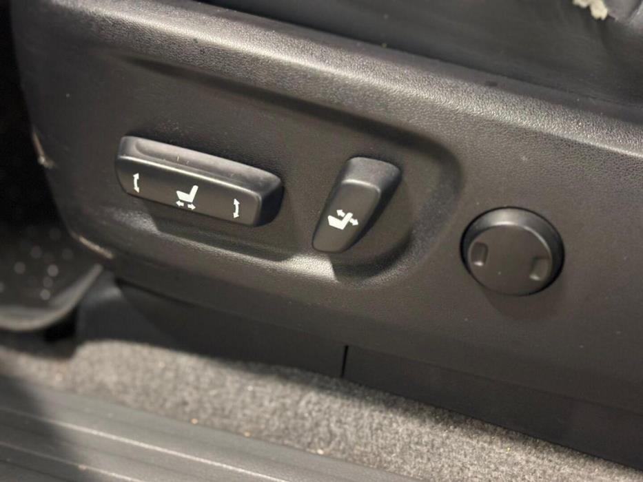 TOYOTA Land Cruiser 2011