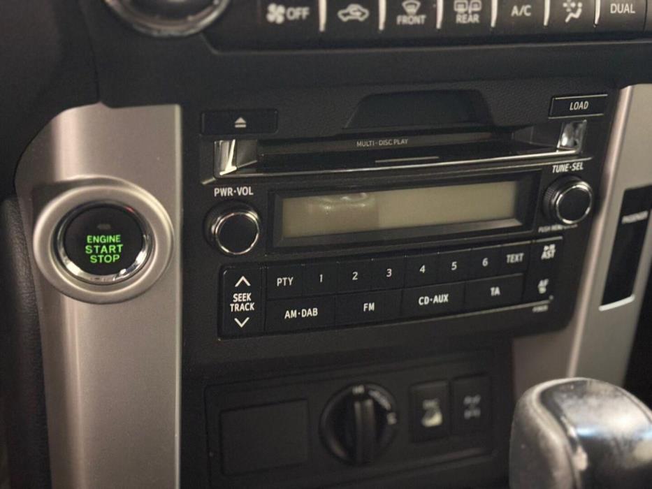 TOYOTA Land Cruiser 2011