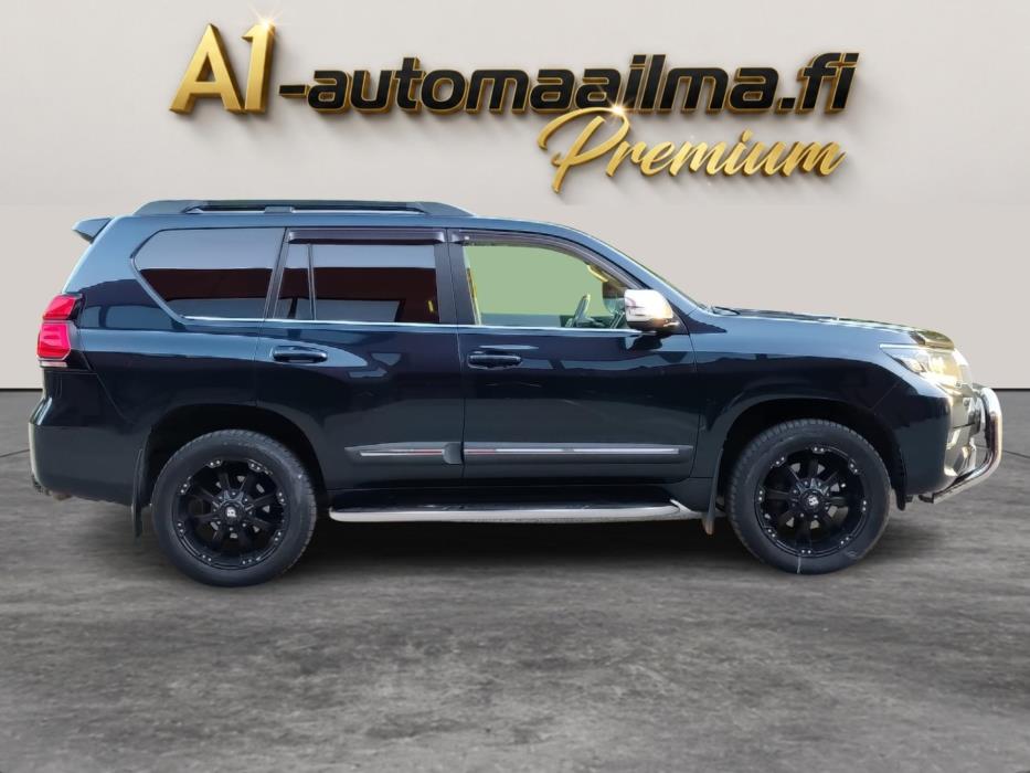 TOYOTA Land Cruiser 2018