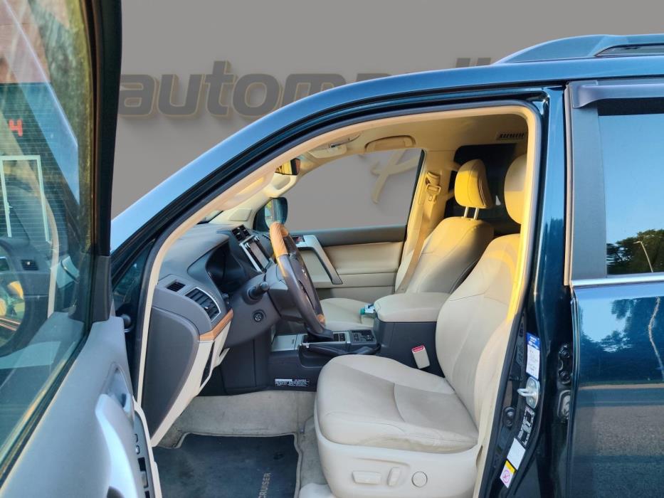 TOYOTA Land Cruiser 2018