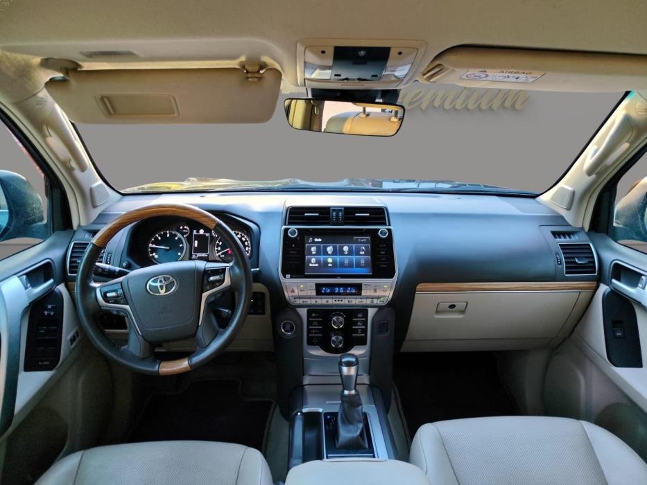 TOYOTA Land Cruiser 2018