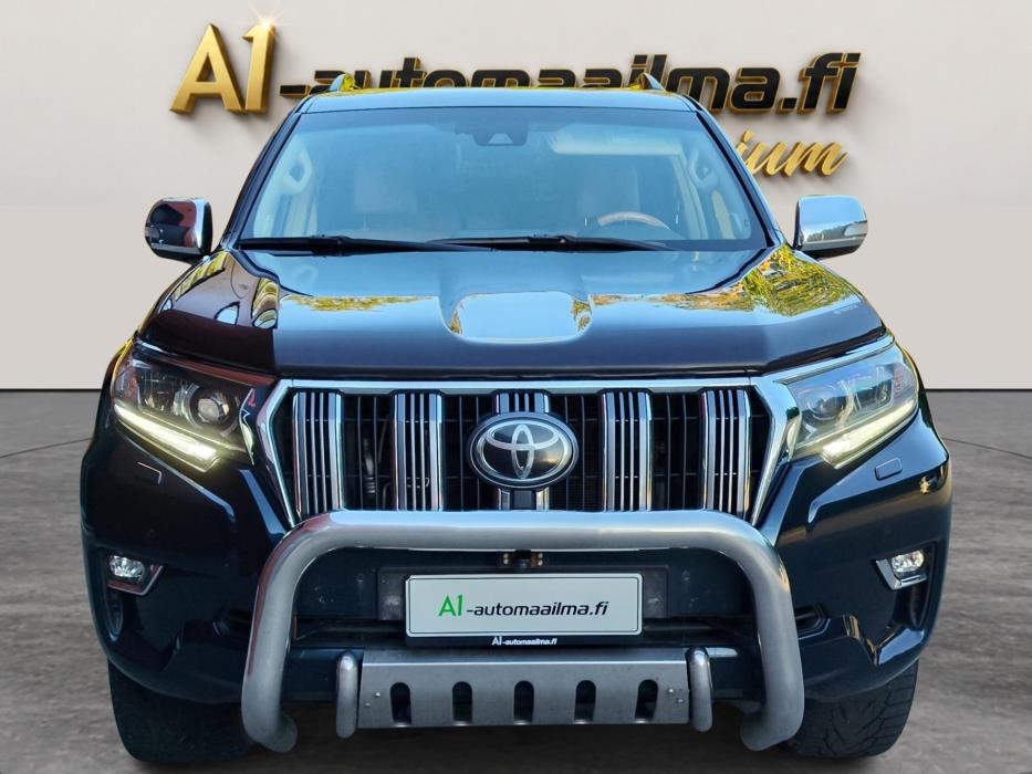 TOYOTA Land Cruiser 2018