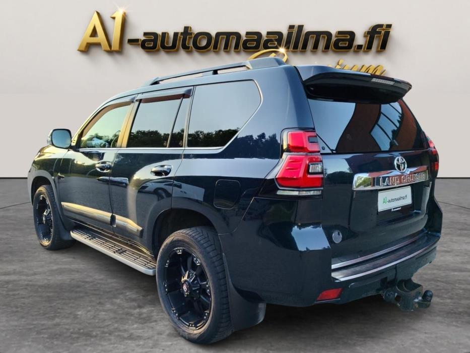 TOYOTA Land Cruiser 2018