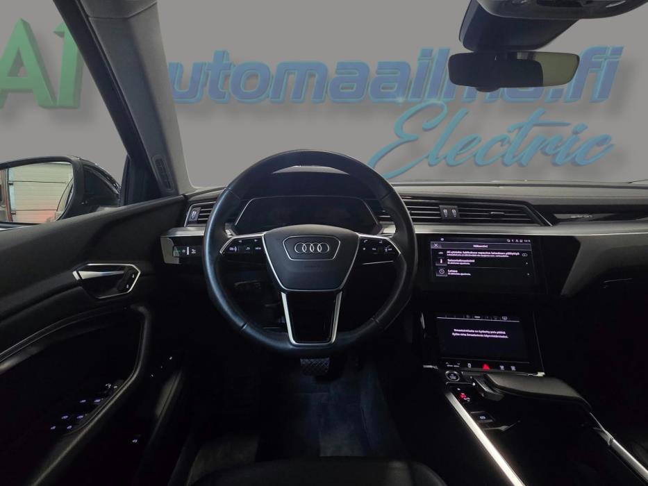 AUDI e-tron 2023