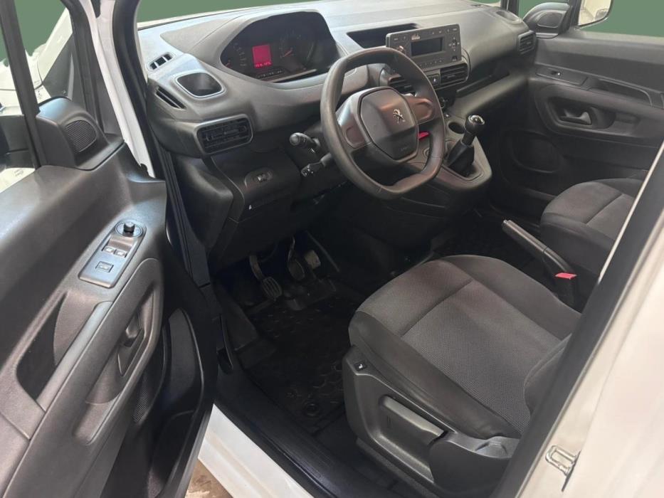 PEUGEOT Partner 2021