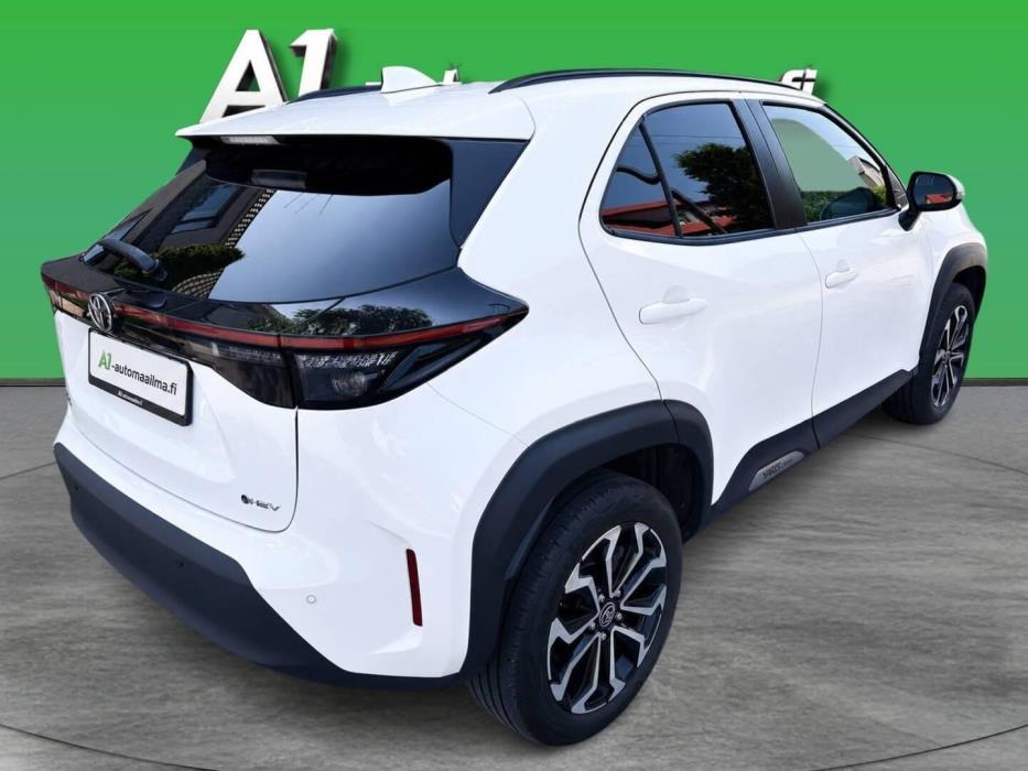 TOYOTA Yaris Cross 2024
