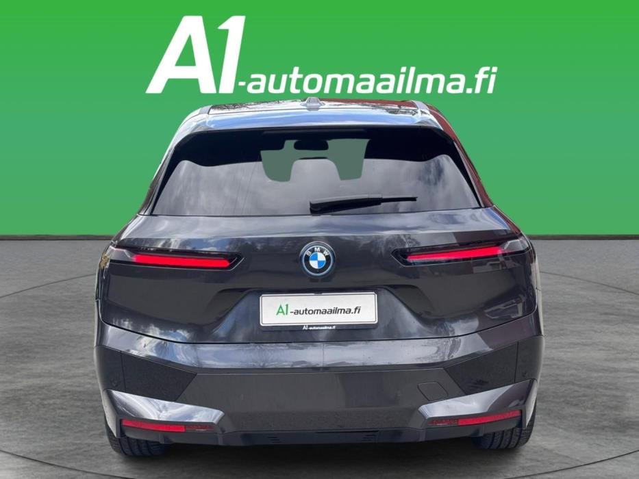 BMW iX 2023