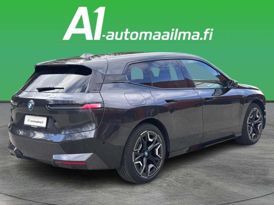 BMW iX 2023