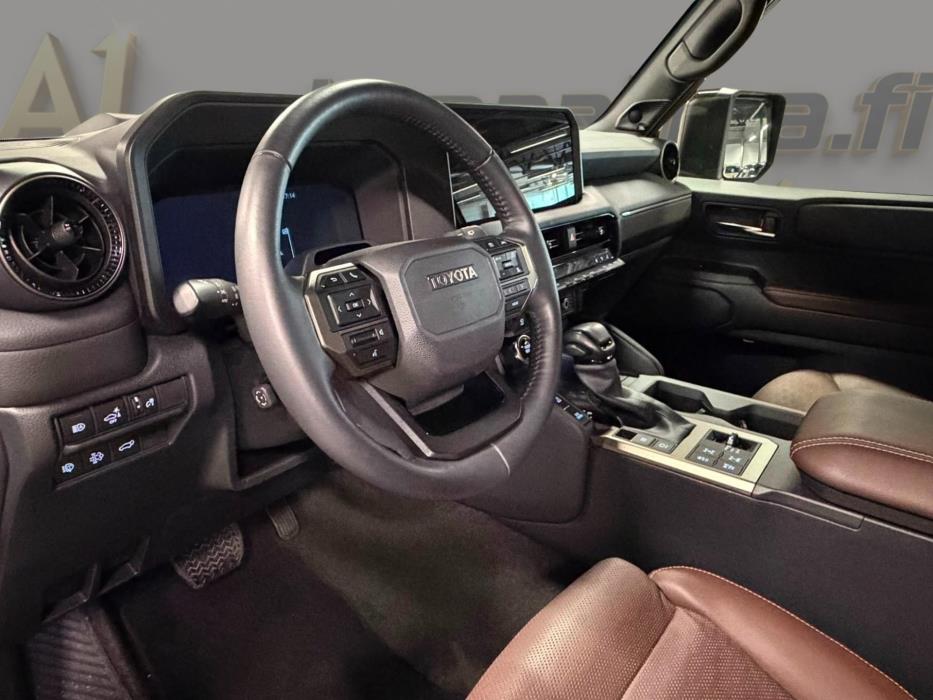 TOYOTA Land Cruiser 2025
