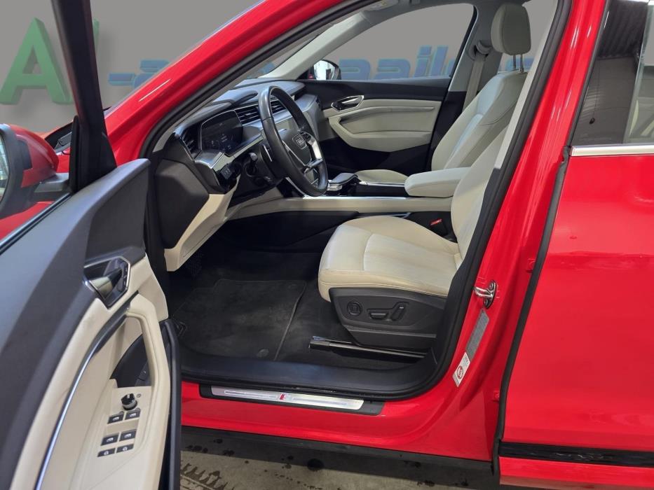 AUDI Q8 e-tron 2024