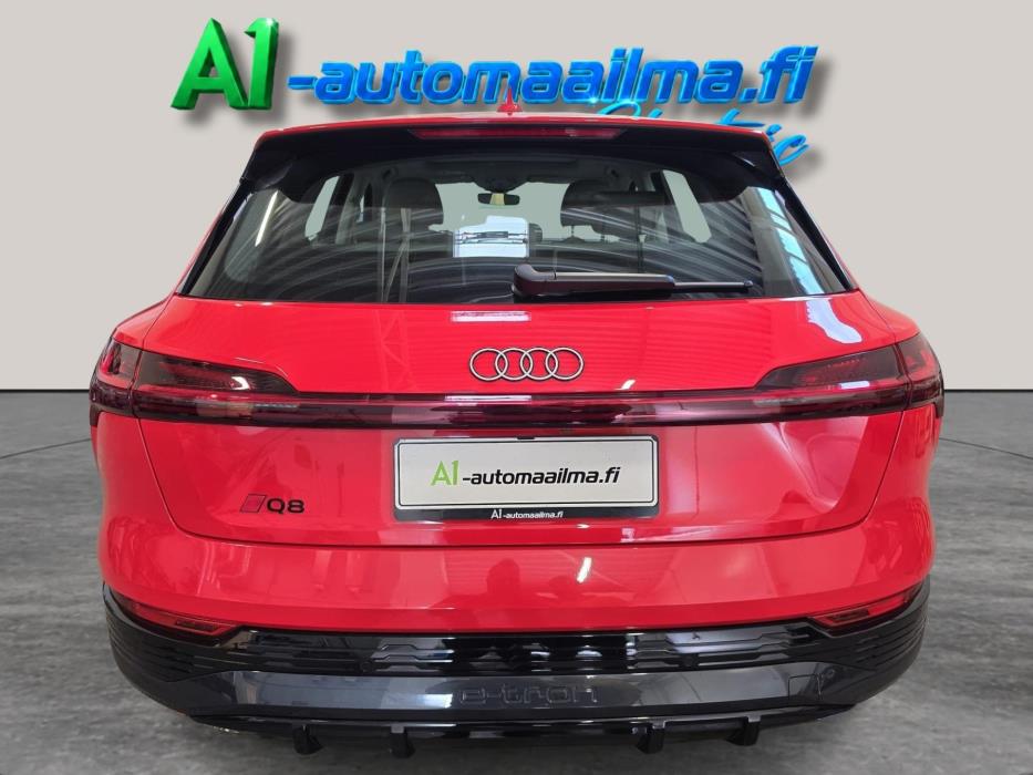 AUDI Q8 e-tron 2024