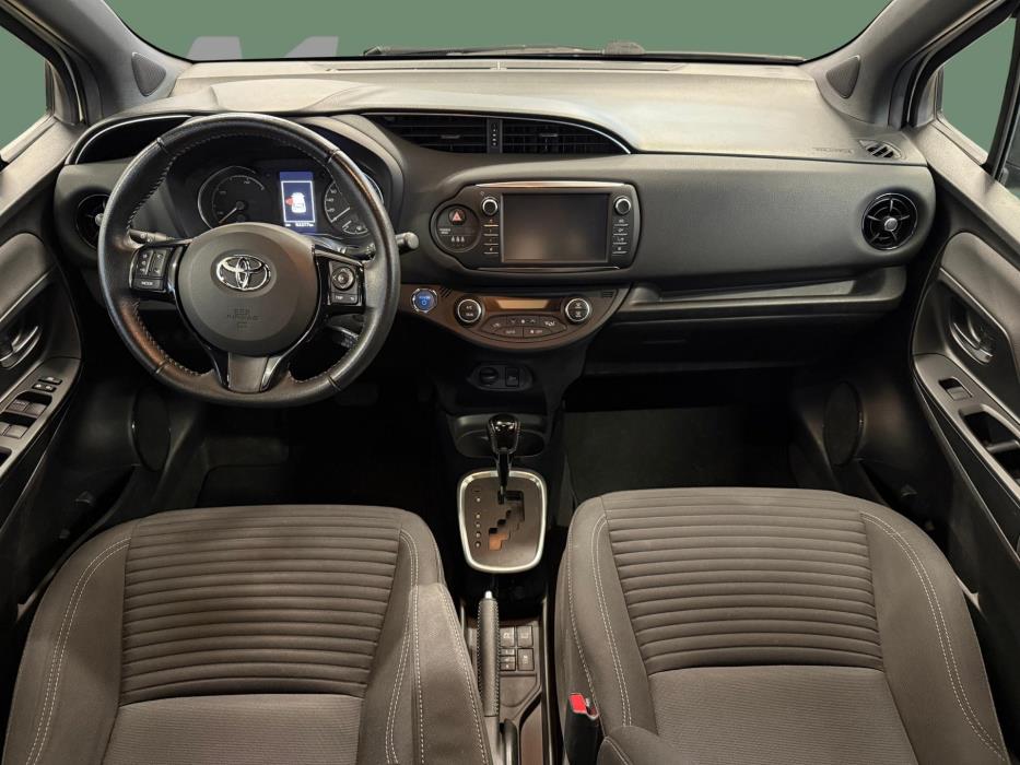 TOYOTA Yaris 2018