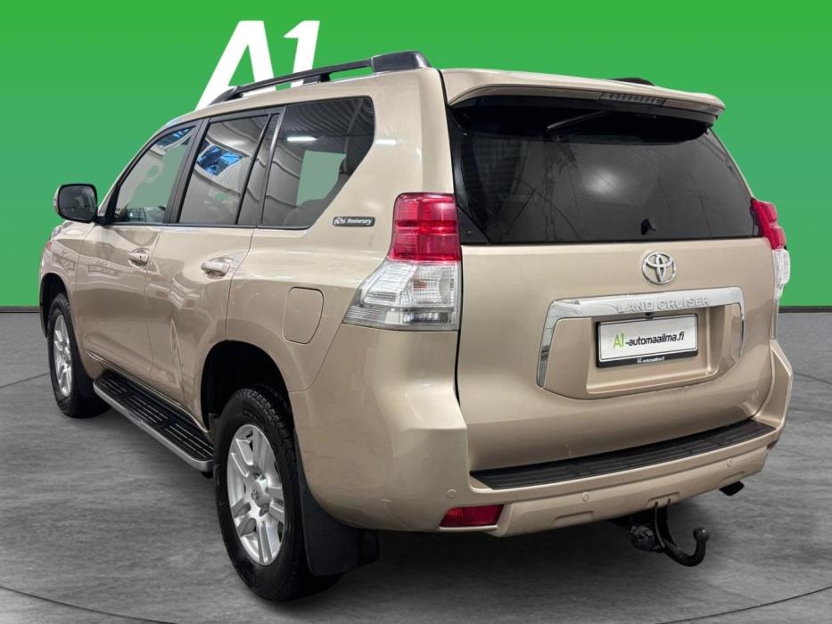TOYOTA Land Cruiser 2013