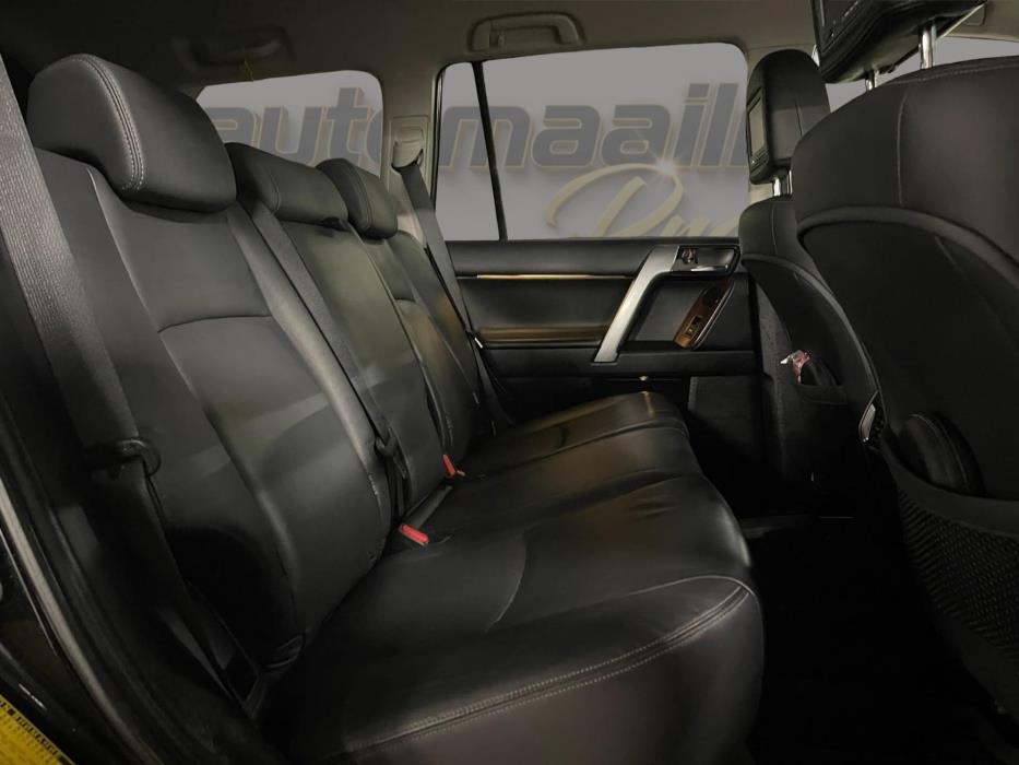 TOYOTA Land Cruiser 2017