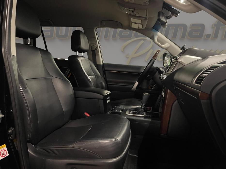 TOYOTA Land Cruiser 2017