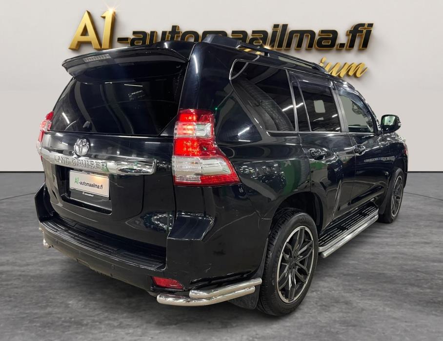 TOYOTA Land Cruiser 2017