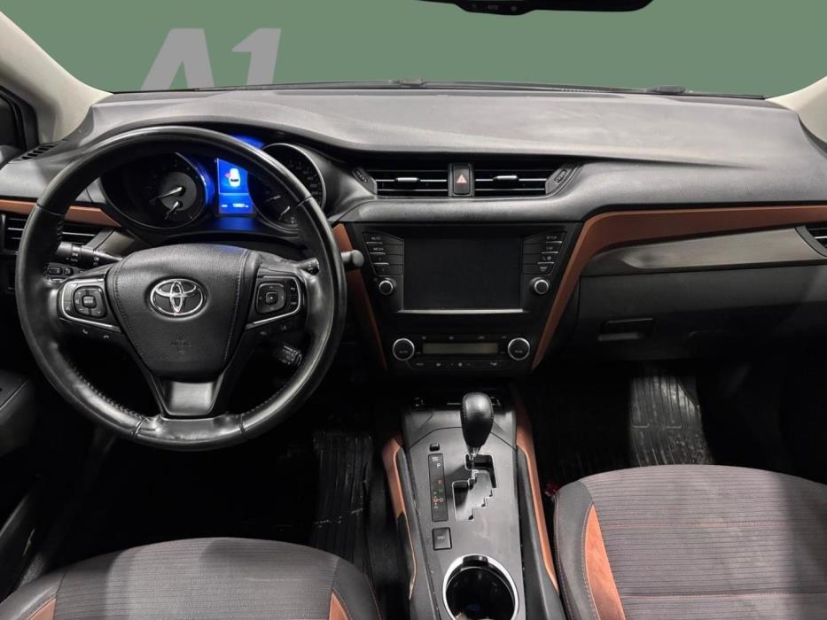 TOYOTA Avensis 2017